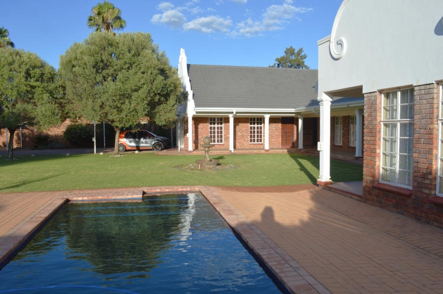 4 Bedroom Property for Sale in Flamwood North West